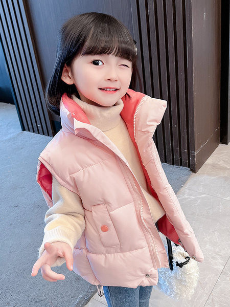 Vesta casual cu guler inalt si buzunar pentru fete