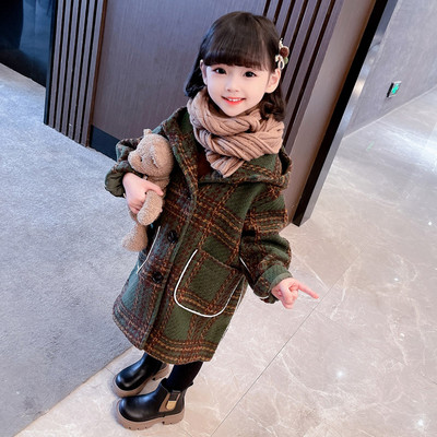 Palton in carouri pentru baieti cu buzunar si nasturi