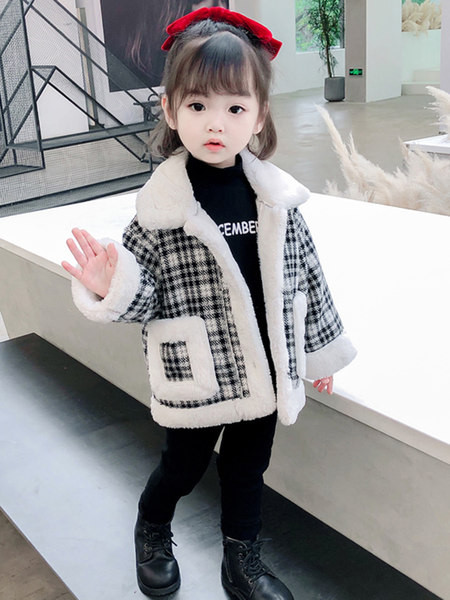 Kockás kabát pehely béléssel és zsebbel