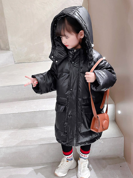 Gyermek téli kabát béléssel, kapucnival és cipzárral lányoknak