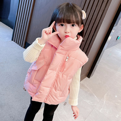 Új divatos mellény magas gallérral és cipzárral