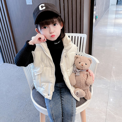 Új divatos mellény magas gallérral és cipzárral