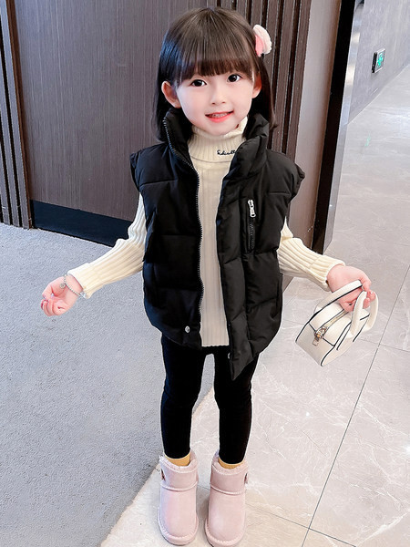 Új divatos mellény magas gallérral és cipzárral