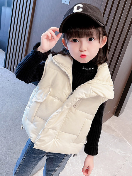 Új divatos mellény magas gallérral és cipzárral