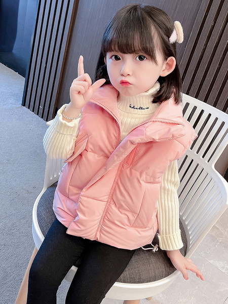 Új divatos mellény magas gallérral és cipzárral