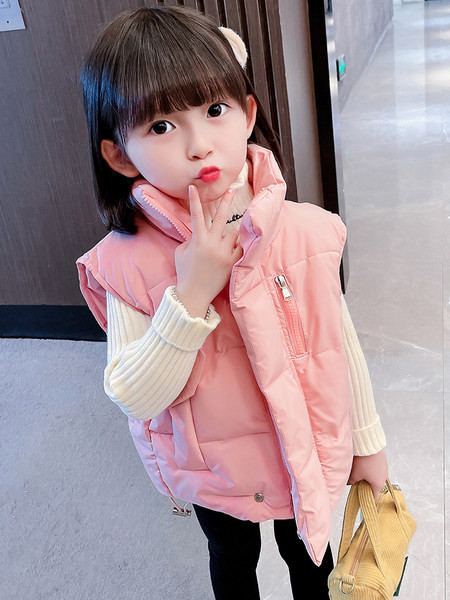 Új divatos mellény magas gallérral és cipzárral