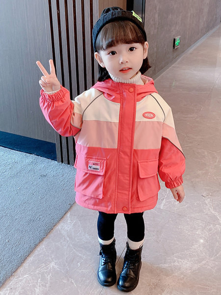 Mergaičių žieminė dygsniuota striukė su gobtuvu ir užrašu