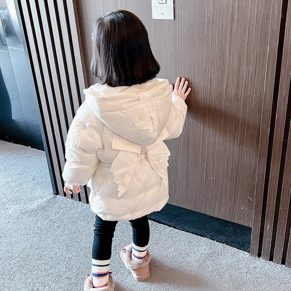 Kapuutsiga ja vöökohal lipsudega laste talvejope tüdrukutele