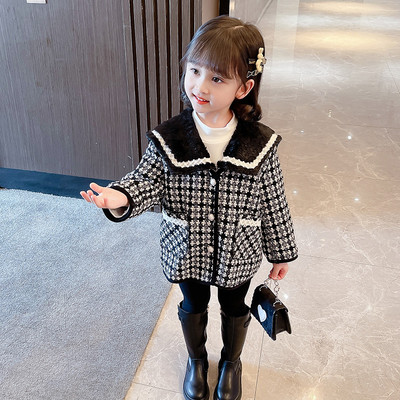 Karirani kaput za djevojčice s džepom i kopčanjem na gumbe