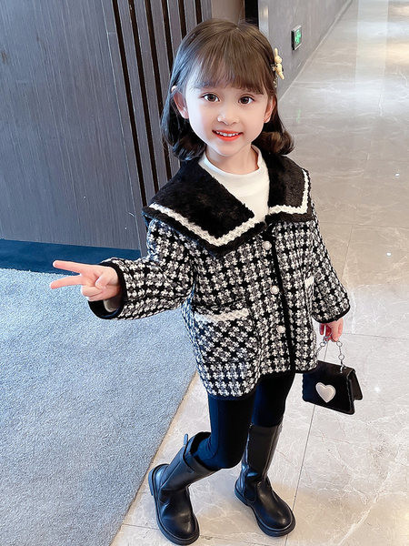 Karirani kaput za djevojčice s džepom i kopčanjem na gumbe