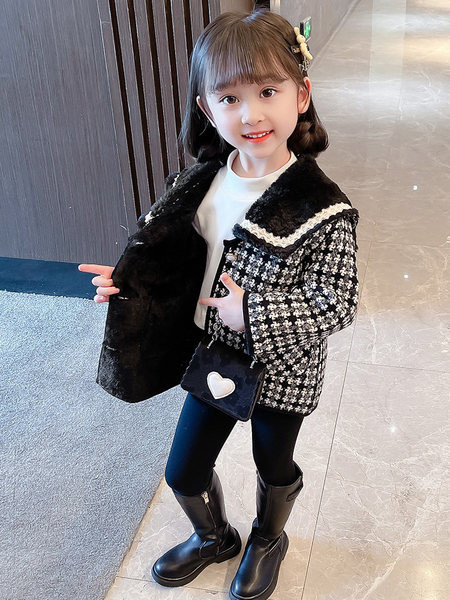 Karirani kaput za djevojčice s džepom i kopčanjem na gumbe