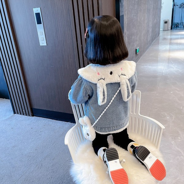 Jachetă din denim de iarnă cu căptușeală caldă și închidere cu nasturi