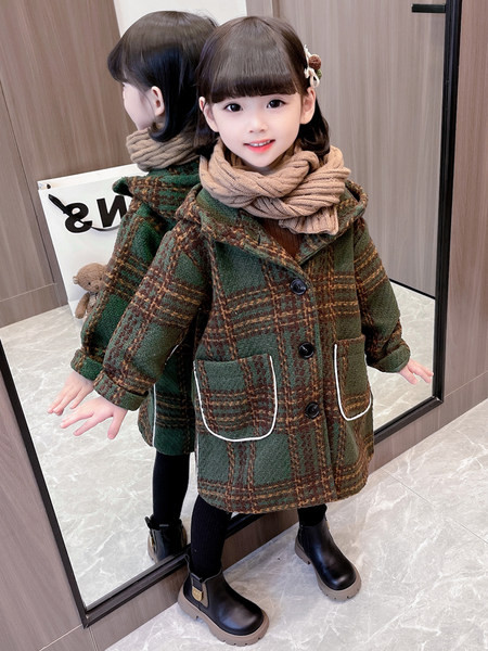 Jachetă cu buzunar cu nasturi, iarnă, în carouri