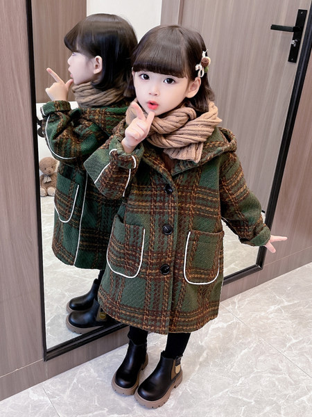 Jachetă cu buzunar cu nasturi, iarnă, în carouri