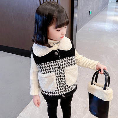 Dječji karirani prsluk s postavom, gumbima i džepom za djevojčice