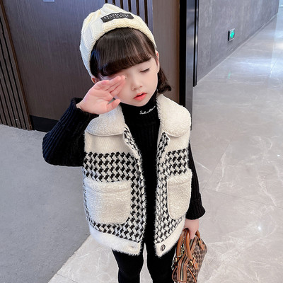 Dječji karirani prsluk s postavom, gumbima i džepom za djevojčice