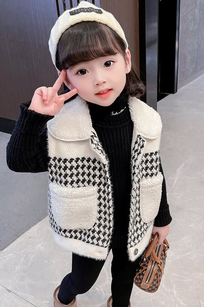 Dječji karirani prsluk s postavom, gumbima i džepom za djevojčice