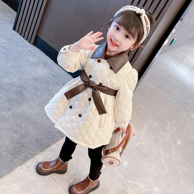 Žieminė vaikiška striukė su pamušalu, sagomis ir dirželiu