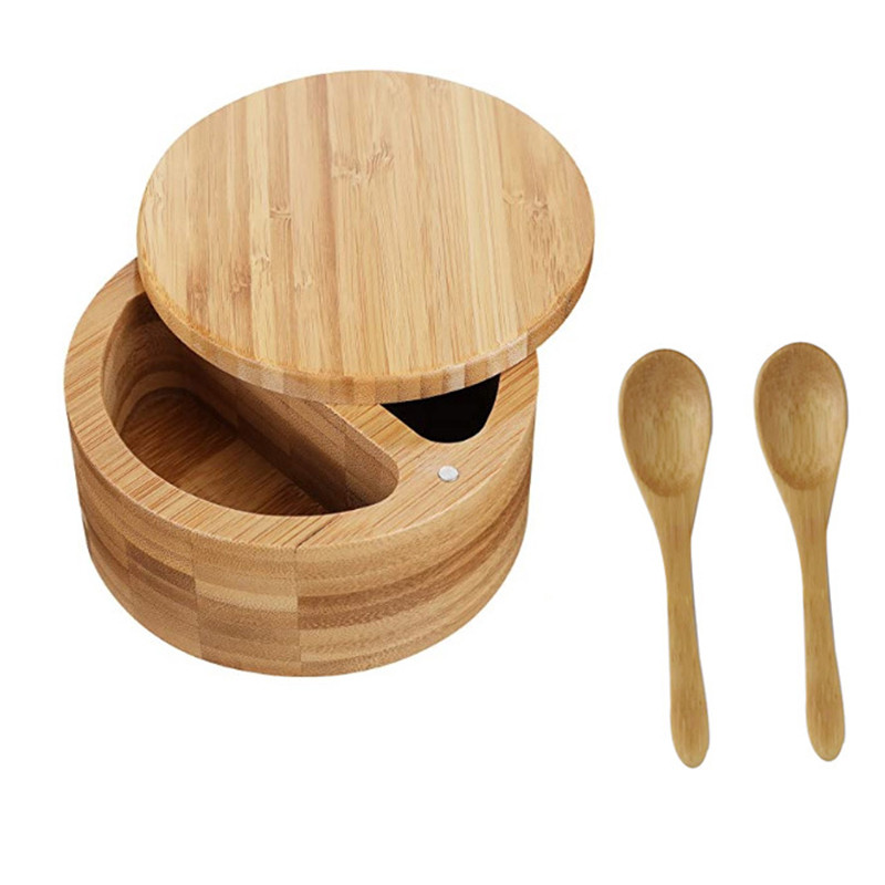 Recipient rotund cu grilă dublă 2 în 1 pentru sare și piper Cutie de condimente împărțită Cutie pentru sare și piper cu blocare magnetică 2 mini linguri xqmg 2021