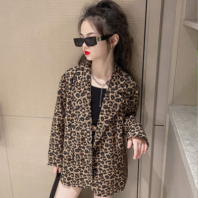 Moekas loomatrükiga lastejope tüdrukutele