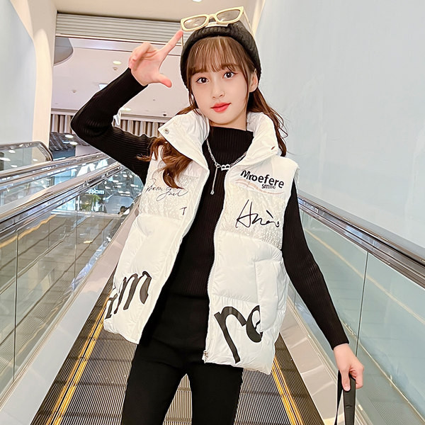 Vaikiška laisvalaikio liemenė su aukšta apykakle