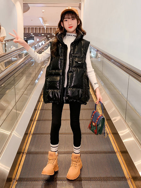 Alkalmi gyerekmellény zsebekkel lányoknak