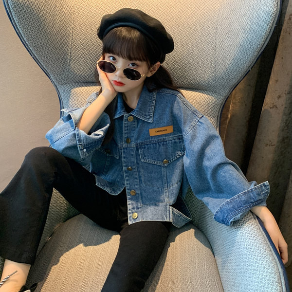 Jachetă din denim la modă pentru fete cu logo și guler clasic