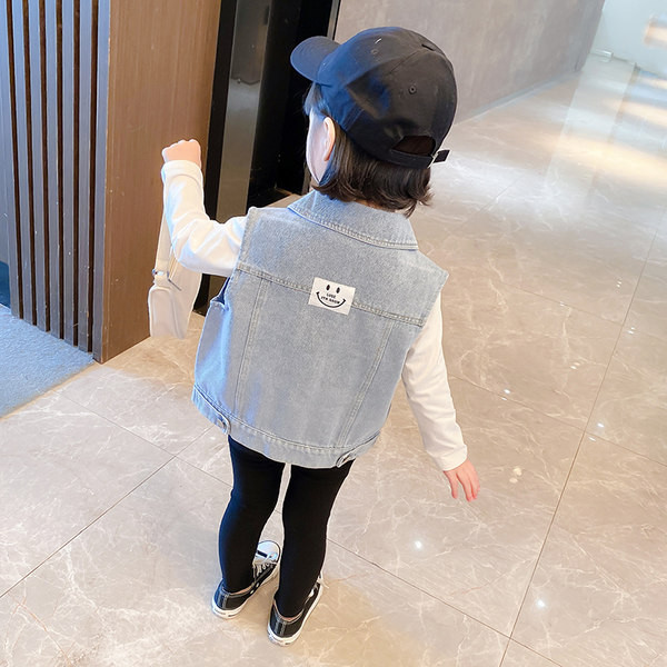 Naujo modelio džinsinė liemenė mergaitėms su logotipu nugaroje