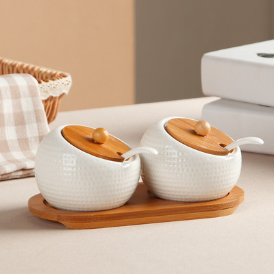 Virtuvės aksesuarai 1-7 vnt./komplektas Keraminių prieskonių puodų rinkinys Medinis padėklas Prieskonių indelis su mediniu dangteliu prieskonių dėžutė Druskos plaktuvas