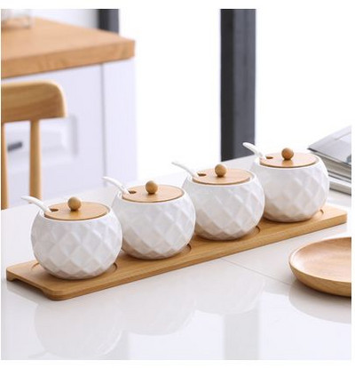 Virtuvės aksesuarai 1-7 vnt./komplektas Keraminių prieskonių puodų rinkinys Medinis padėklas Prieskonių indelis su mediniu dangteliu prieskonių dėžutė Druskos plaktuvas