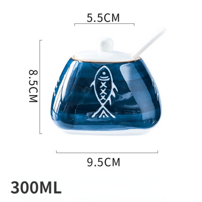 Keraamiline vürtsipurk, suhkrusoolanõu, maitseainepottide komplekt, käsitsi maalitud portselankaanega maitseainepurk. Koduköök.