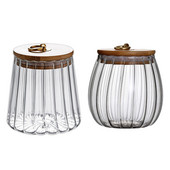 Uždarytas skaidrus stiklinis prieskonių puodas su dangčiu, arbatos laikymo indelis, druskos pipirų laikymo dėžutė, cukraus dubens virtuvės priedai