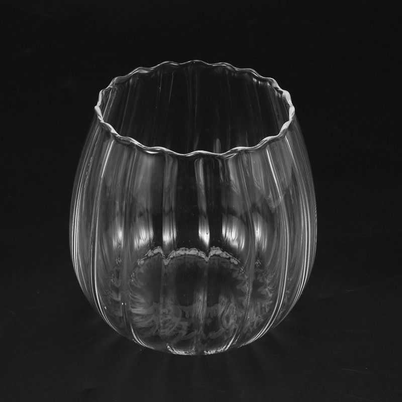 Uždarytas skaidrus stiklinis prieskonių puodas su dangčiu, arbatos laikymo indelis, druskos pipirų laikymo dėžutė, cukraus dubens virtuvės priedai