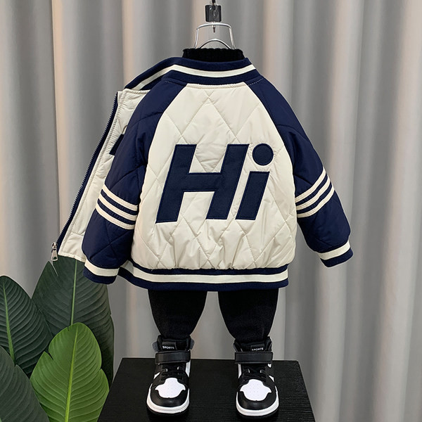 Rudeninė ir žieminė striukė berniukams su išsiuvinėtomis raidėmis ir kišene