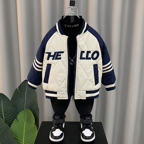 Rudeninė ir žieminė striukė berniukams su išsiuvinėtomis raidėmis ir kišene