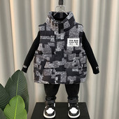 Guler la modă și vestă cu logo pentru băieți