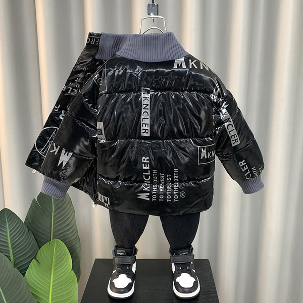 Jachetă la modă pentru băieți cu inscripții