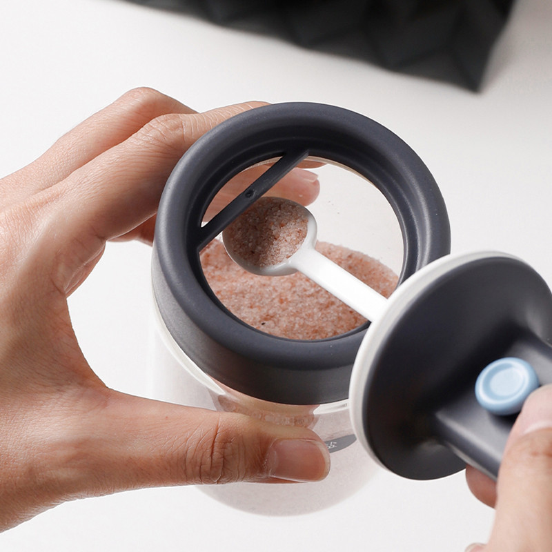 Prieskonių stiklainiai Reguliuojamas šaukšto dangtelis Prieskonių organizatorius Druskos ir pipirų plaktuvai Stiklinis indelis Virtuvės priedai Kanistrų rinkinys