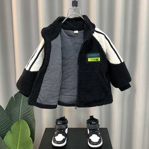 Vaikiška pūkinė striukė berniukui su logotipu