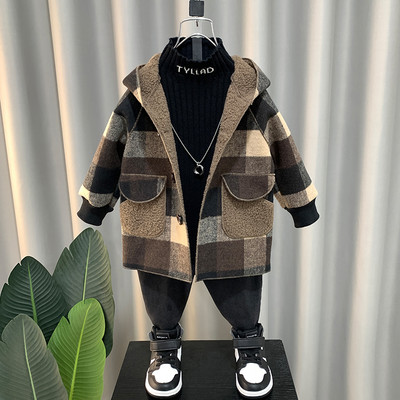 Geaca pentru copii in carouri cu buzunare pentru baieti