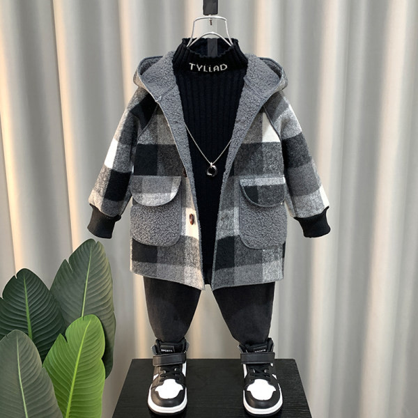 Geaca pentru copii in carouri cu buzunare pentru baieti