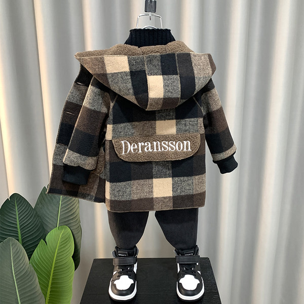 Geaca pentru copii in carouri cu buzunare pentru baieti