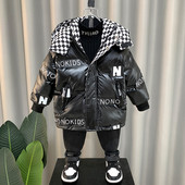 Madinga striukė su gobtuvu berniukams su užrašais