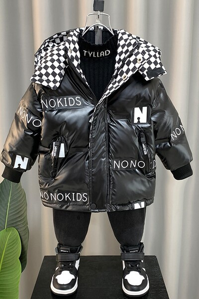 Madinga striukė su gobtuvu berniukams su užrašais