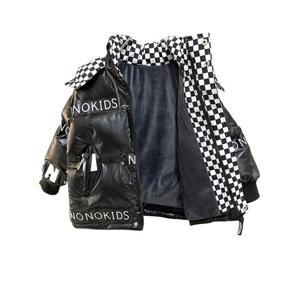 Madinga striukė su gobtuvu berniukams su užrašais