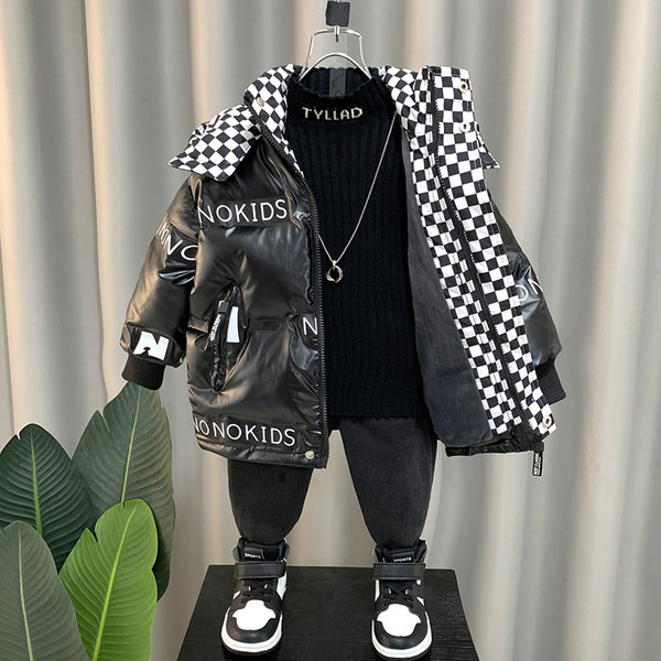 Madinga striukė su gobtuvu berniukams su užrašais