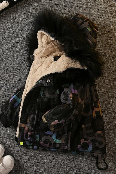 Dječja jakna za dječake - sa šarenim motivima