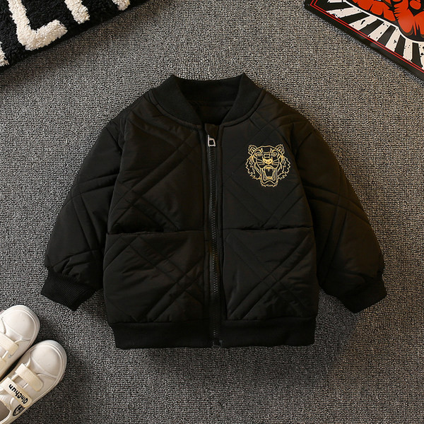 Rudens-žiemos striukė berniukams su siuvinėjimais