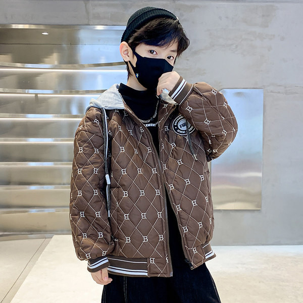 Dječja jesenska jakna za dječake - s vezom