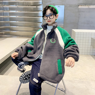 Geaca de pluș pentru băieți cu broderie și buzunar